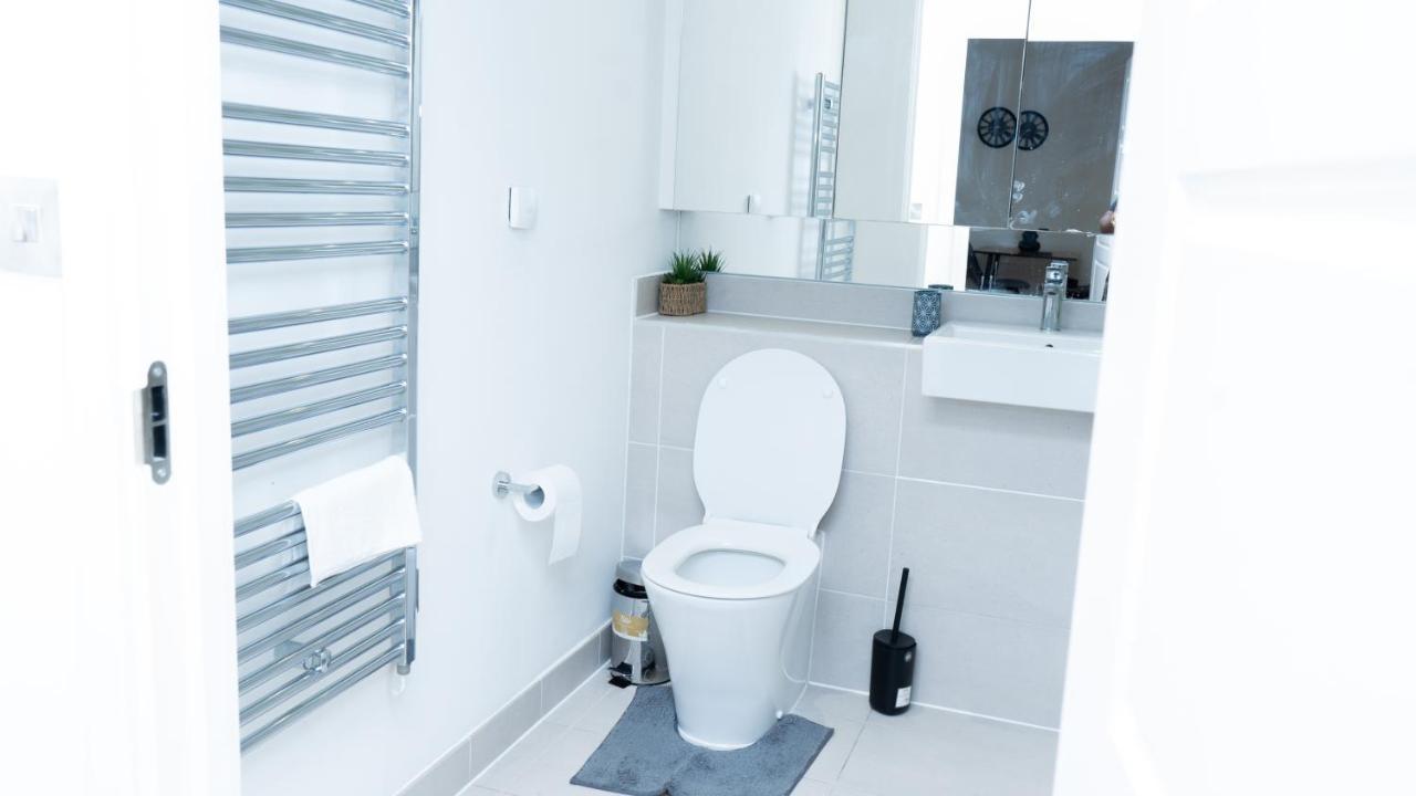 Guerneville 1 Bedroom Luxury Apartment Royal Wharf By Excel Exhibition Centre ロンドン エクステリア 写真