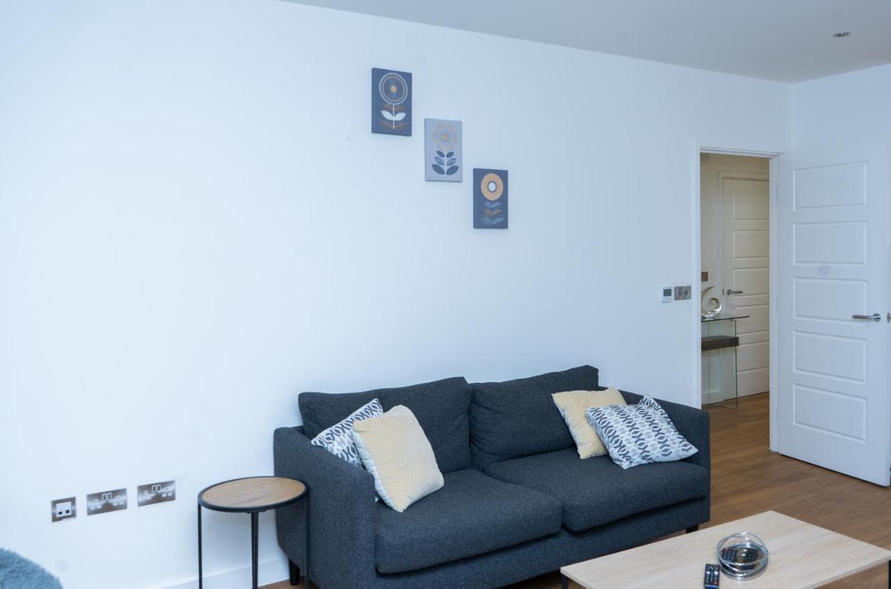 Guerneville 1 Bedroom Luxury Apartment Royal Wharf By Excel Exhibition Centre ロンドン エクステリア 写真