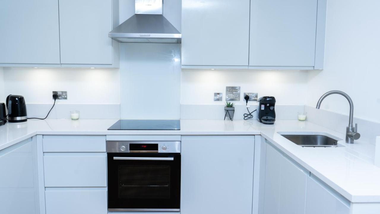 Guerneville 1 Bedroom Luxury Apartment Royal Wharf By Excel Exhibition Centre ロンドン エクステリア 写真